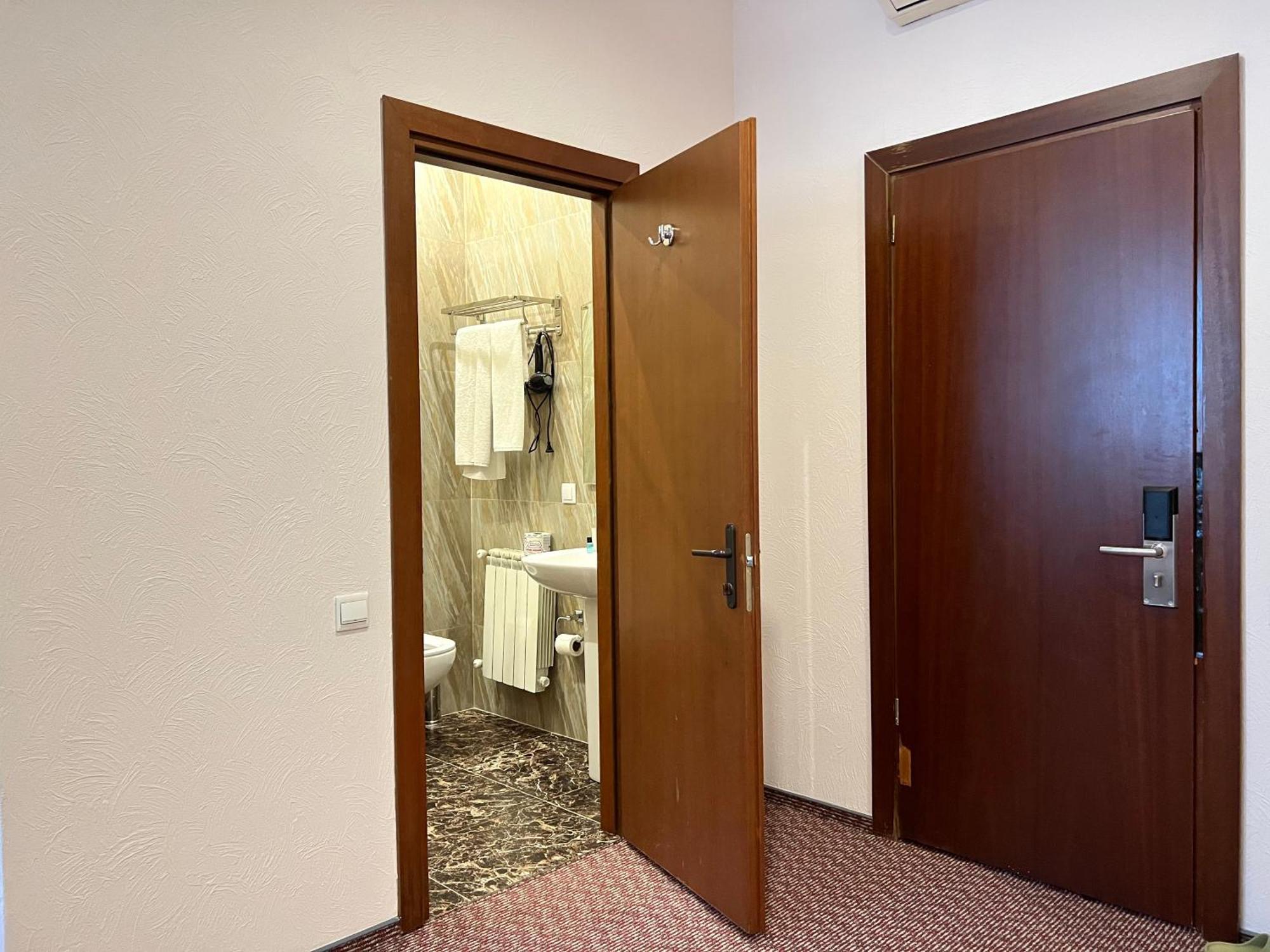 אלמטי Jeppesen Residence מראה חיצוני תמונה